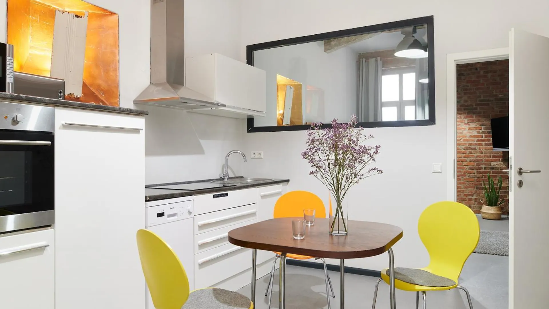 *** Aparthotel Old Printing House - Modern I City I 2 Min Hbf I E-Ladesaeule Hannover Germany
